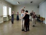 En Duva Satt På En Gren Och Funderade På Tillvaron – Ένα Περιστέρι Έκατσε Σε Ένα Κλαδί, Συλλογιζόμενο Την Ύπαρξή Του