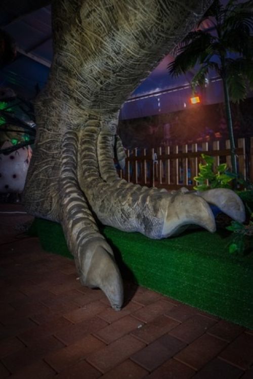 Dinosaurs Live στο Στάδιο Ειρήνης και Φιλίας