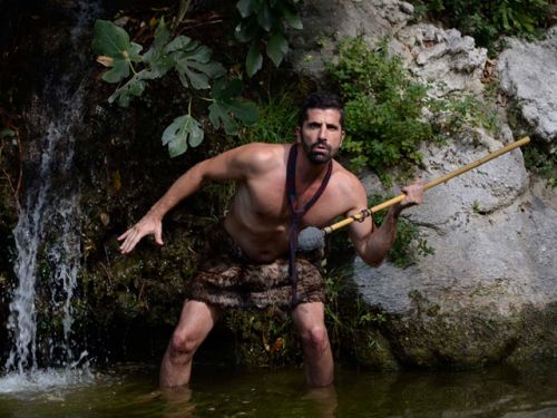 CAVEMAN του Rob Becker